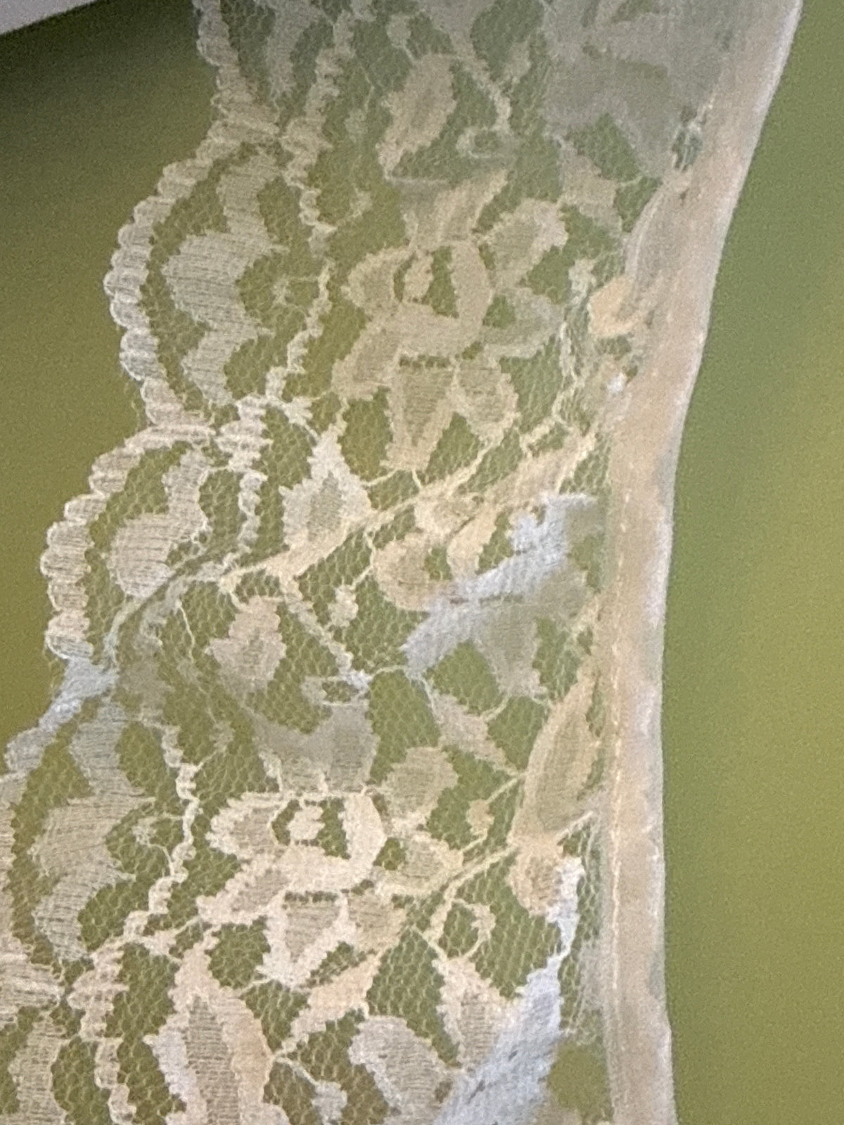 White gathered nylon lace, 80mm wide