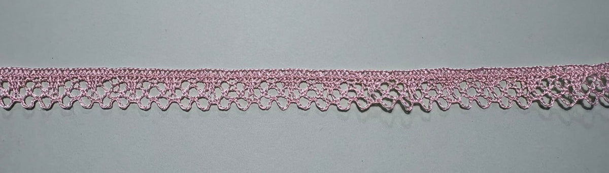 Peach crochet lace trim with delicate openwork pattern and scalloped edge, 15mm wide