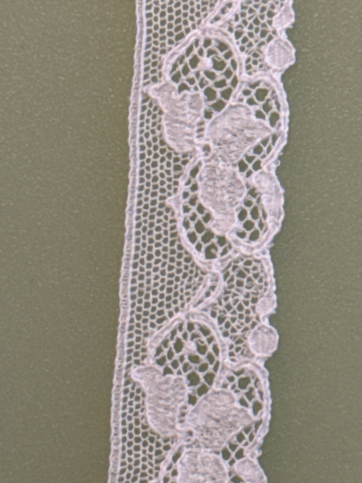 Ivory guipure lace, 30mm wide