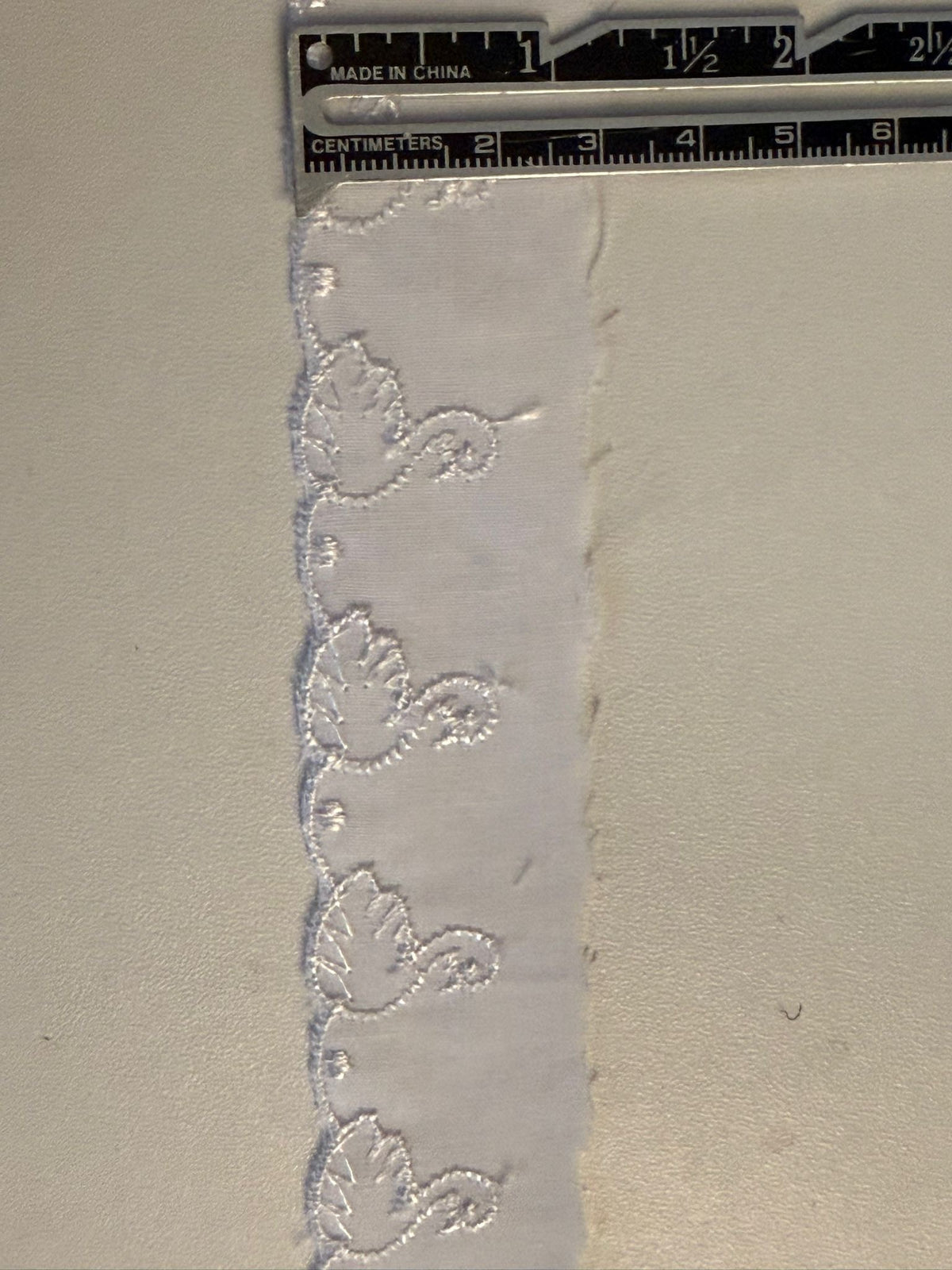 White cotton broderie anglaise duck lace, 30mm wide