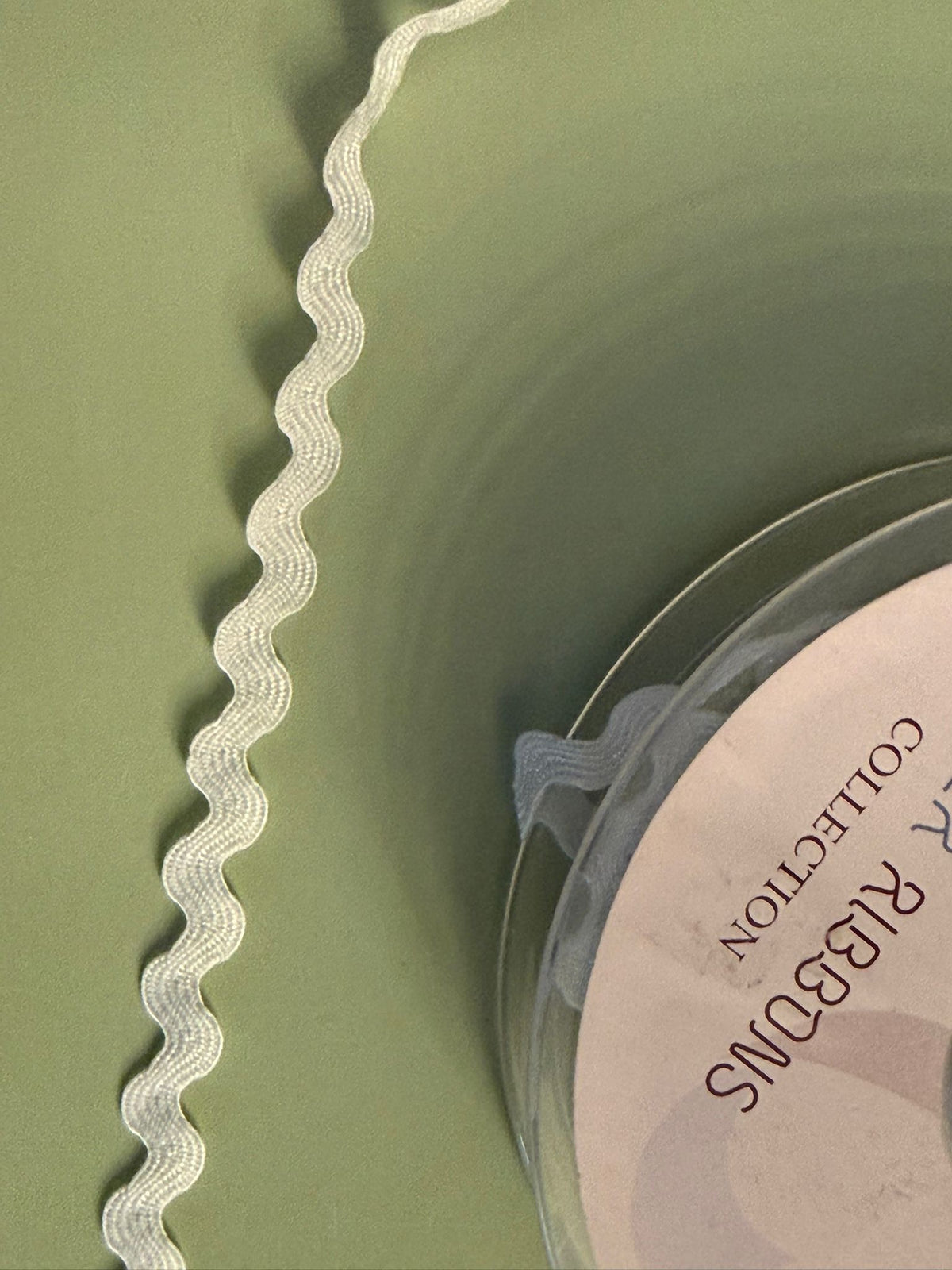 White ric rac trim, 5mm wide