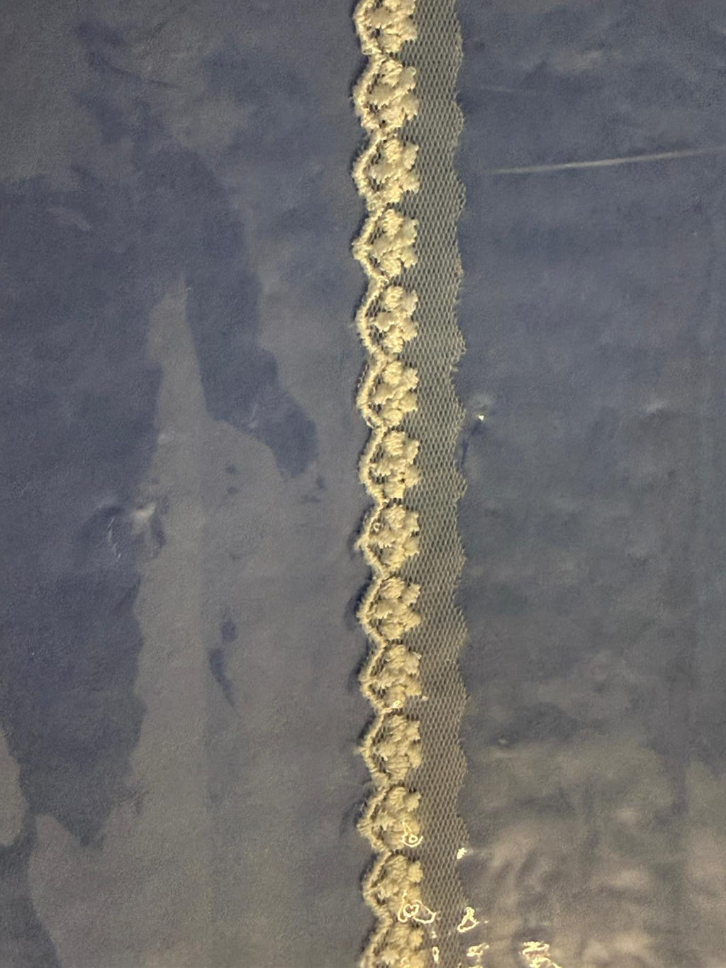 Ivory guipure lace, 10mm wide