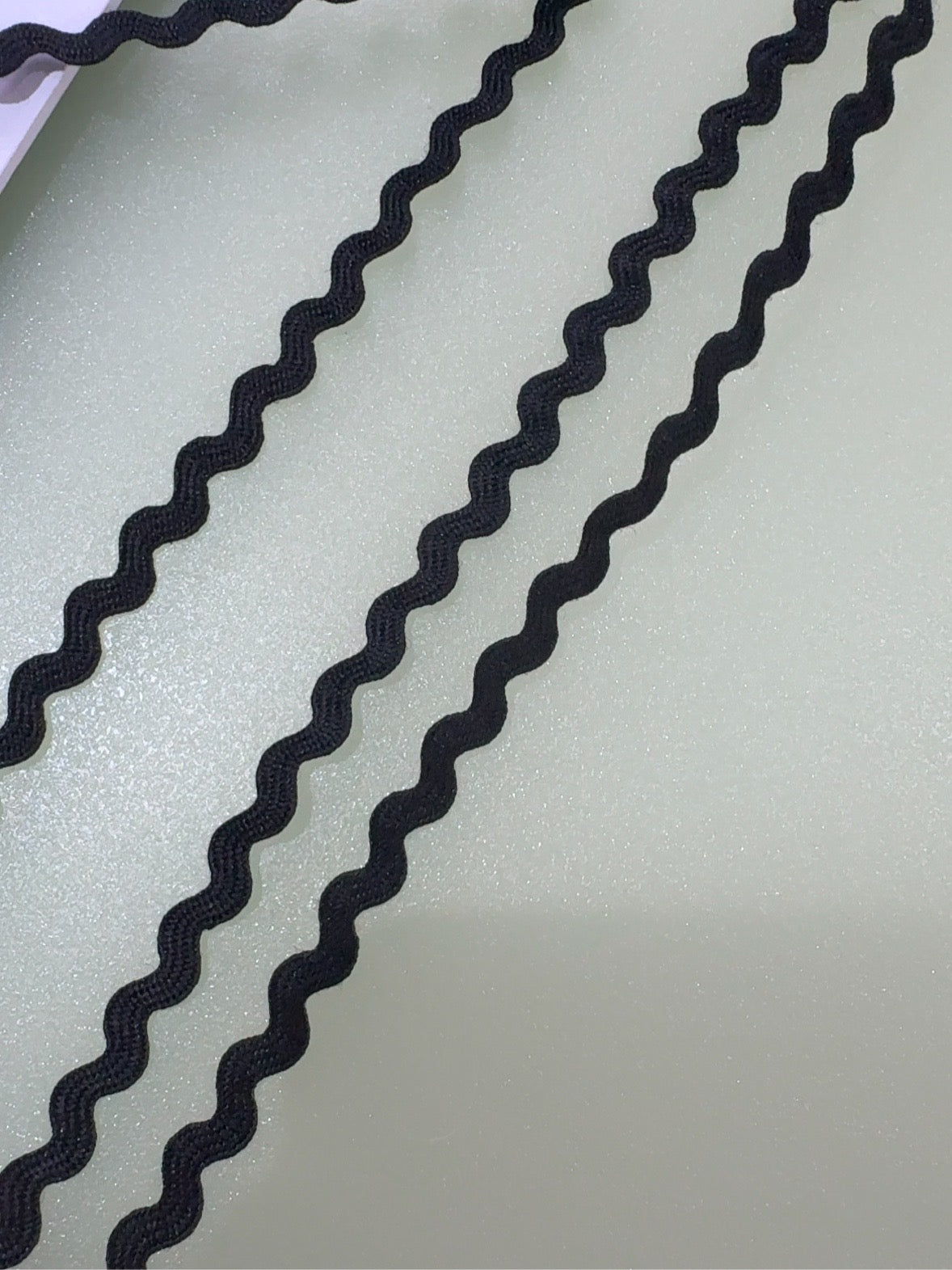 Black 4mm ric-rac trim