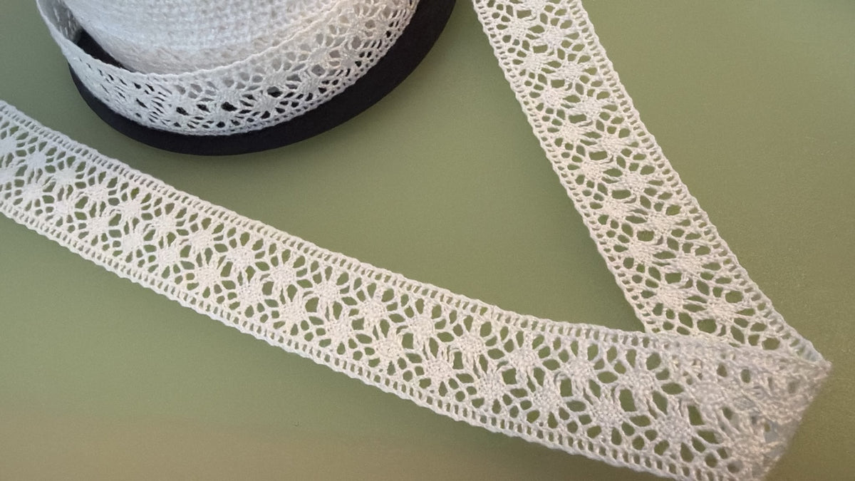 White cotton crochet lace, 30mm wide