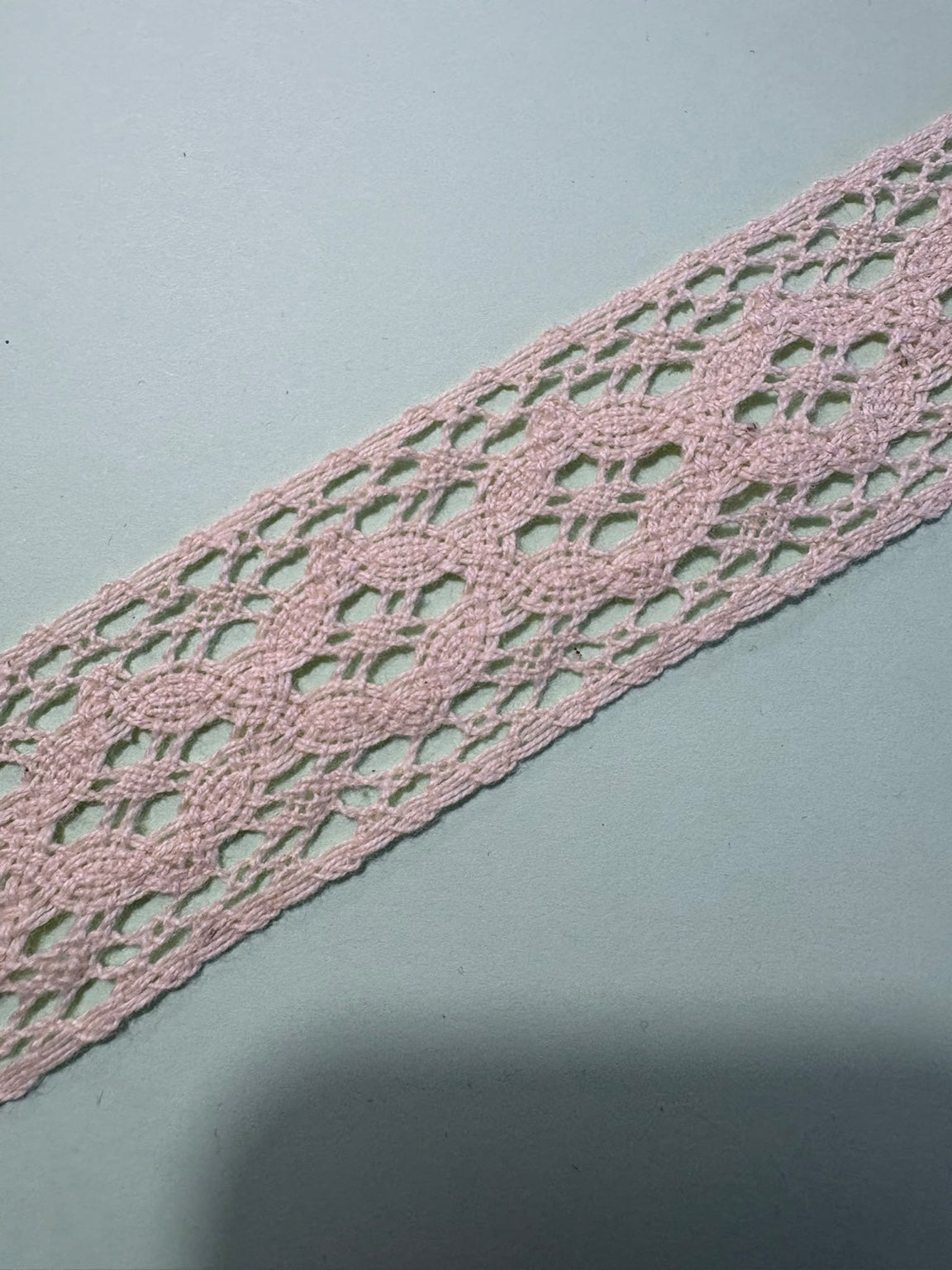 Cream cotton crochet lace with openwork floral crochet pattern, 40mm wide